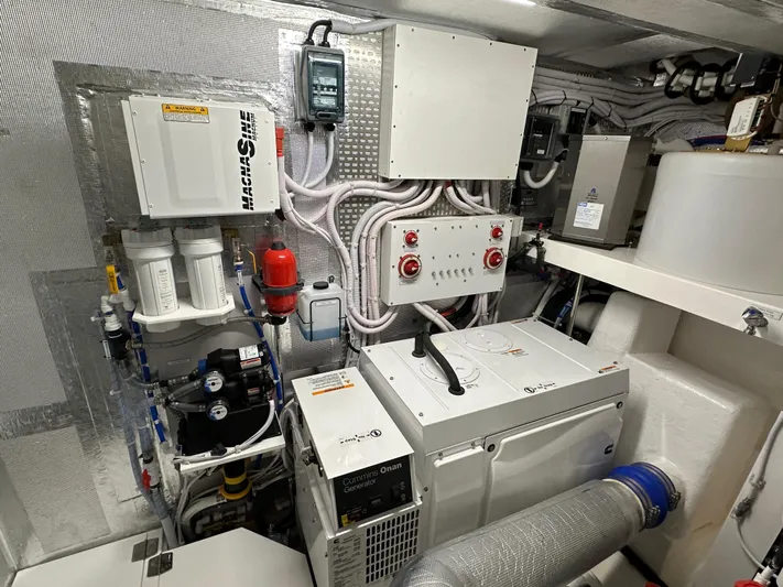 City Lights Yacht Photos Pics 