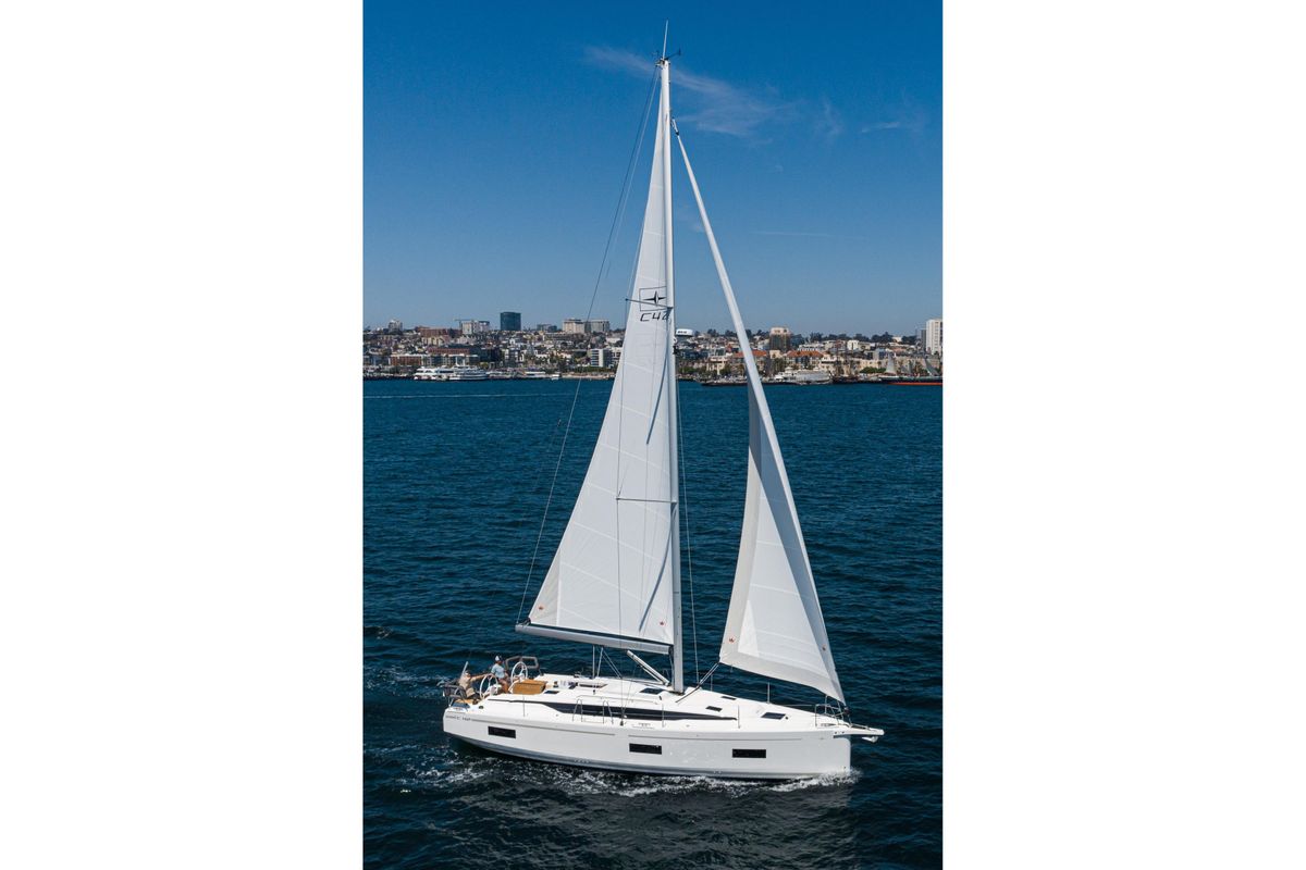 2023 Bavaria 42 
