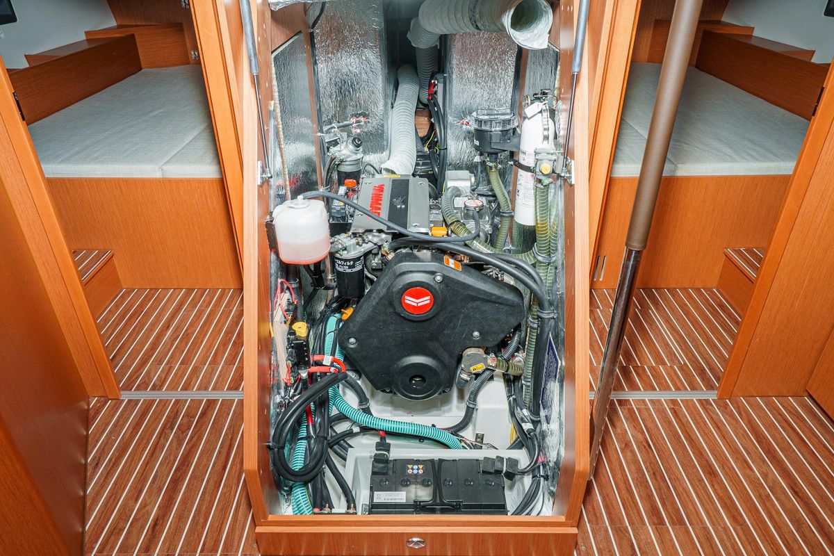 2023 Bavaria 42 