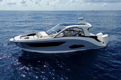 Sea Ray Sundancer 370 Outboard