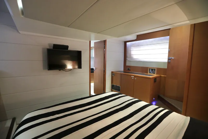 Perseus Yacht Photos Pics 