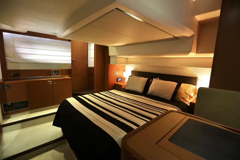 Perseus Yacht Photos Pics 