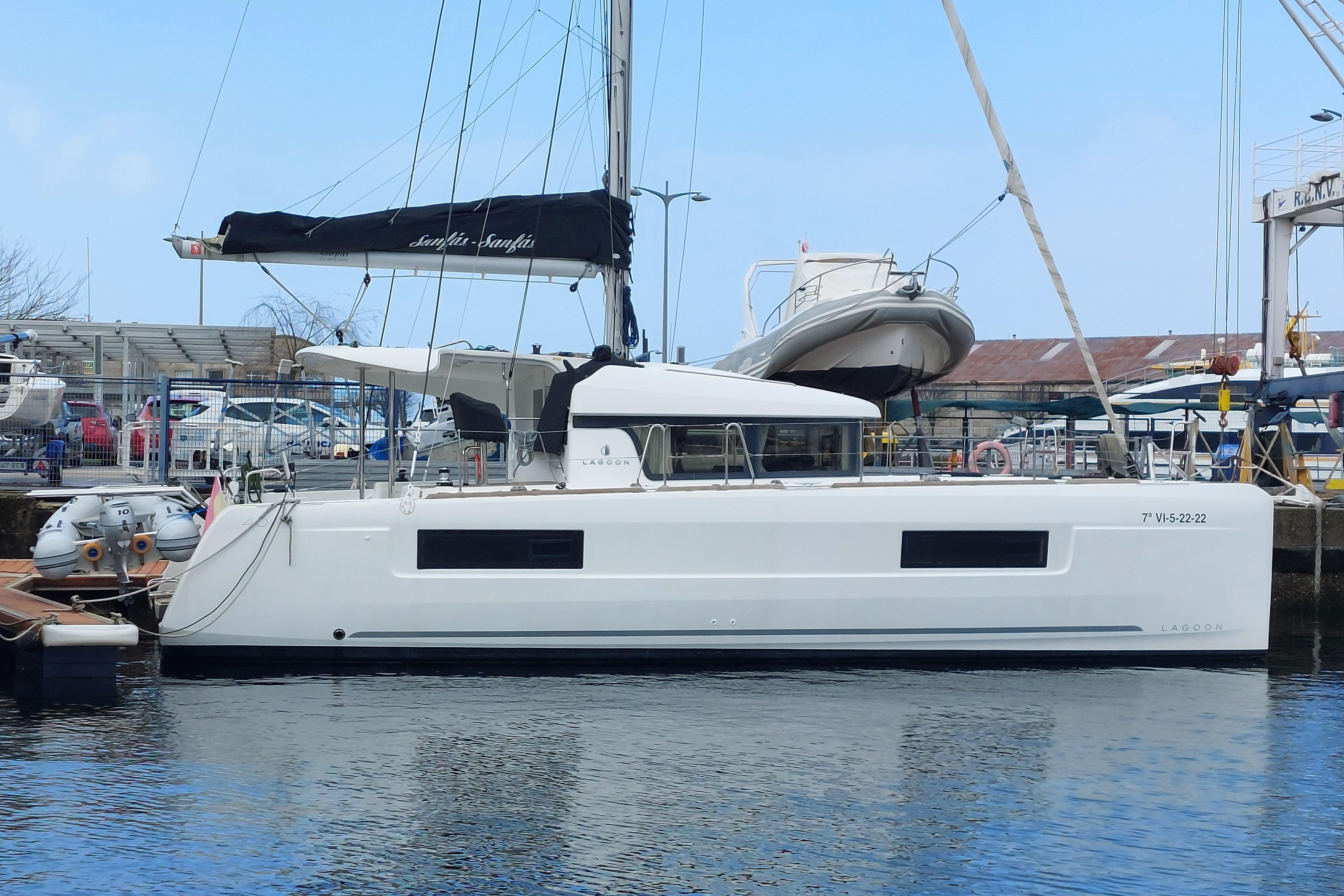 2019 Lagoon 40