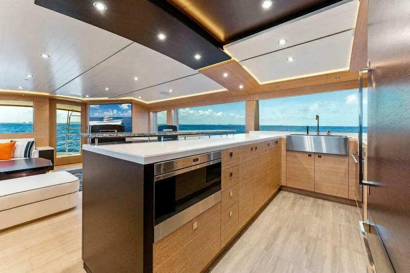 III Amigos Yacht Photos Pics 2021 Rybovich 94 Sportfish III Amigos