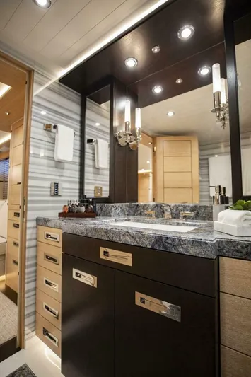 III Amigos Yacht Photos Pics 2021 Rybovich 94 Sportfish III Amigos