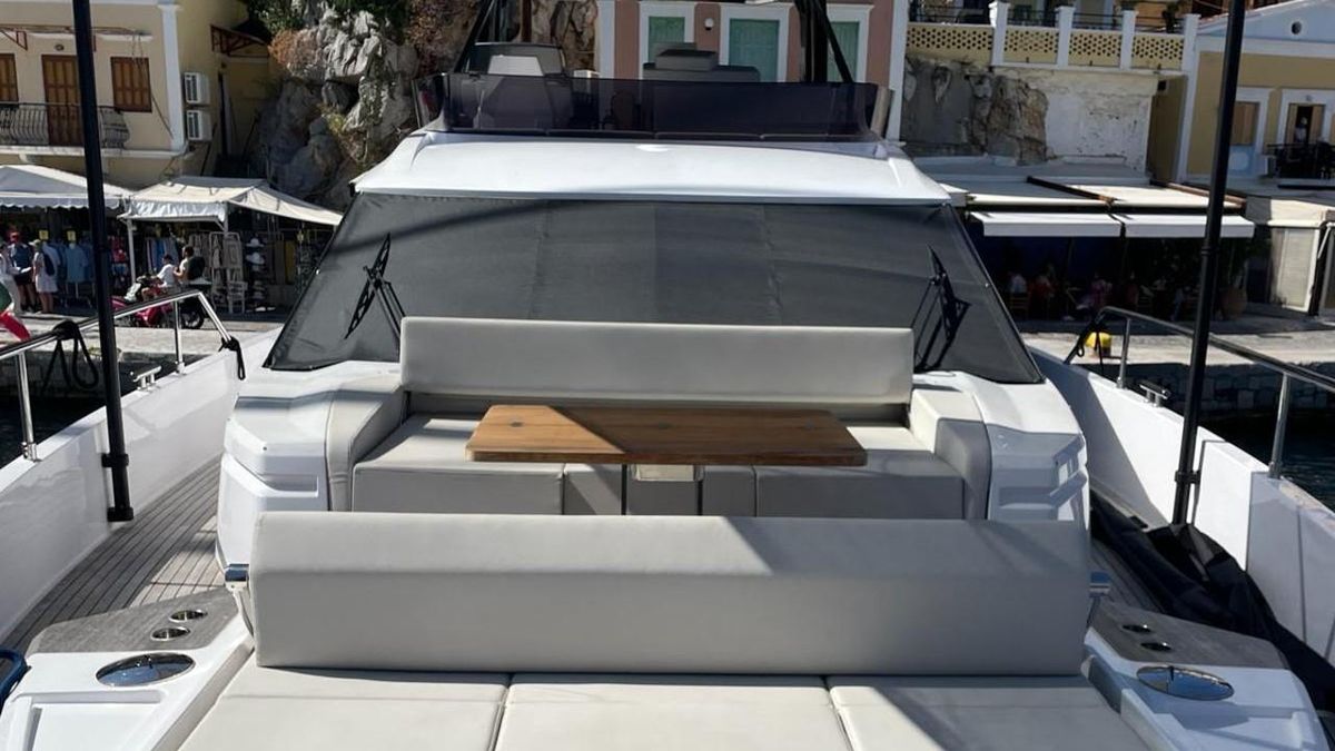 2023 Ferretti Yachts 73 