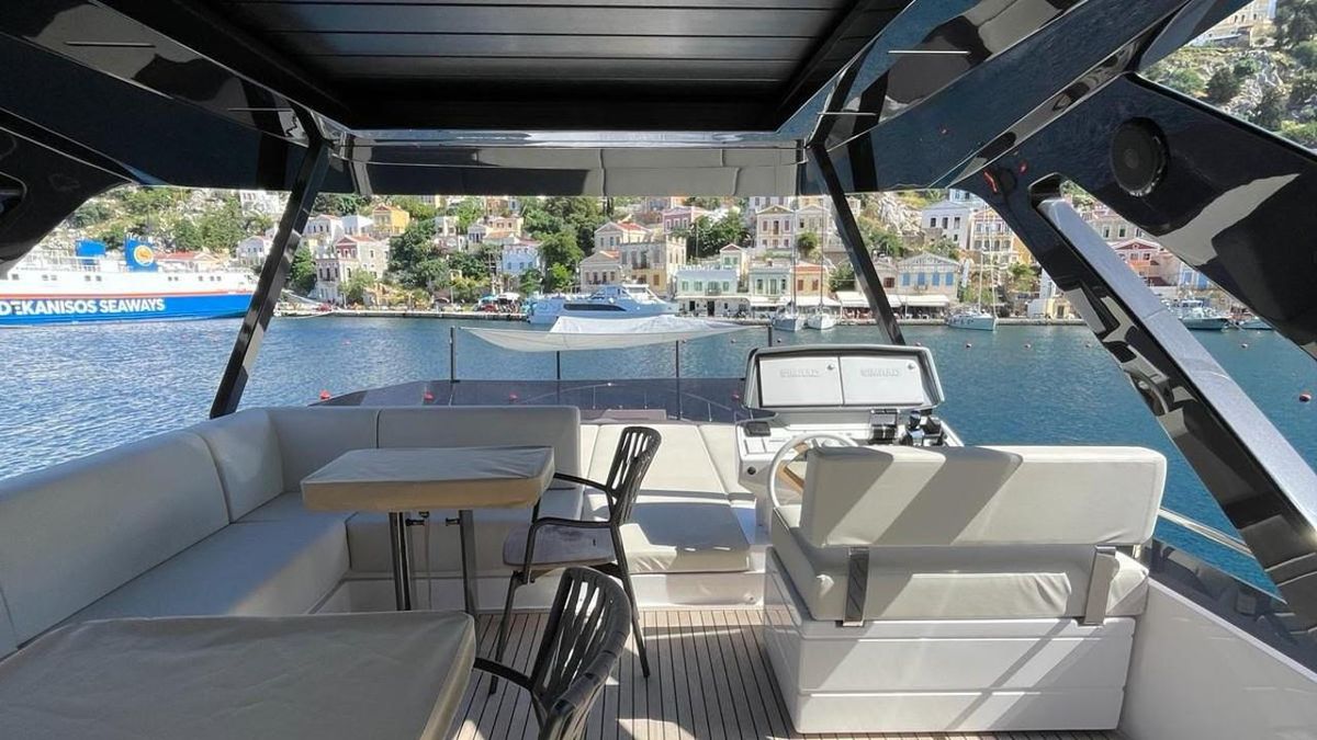 2023 Ferretti Yachts 73 