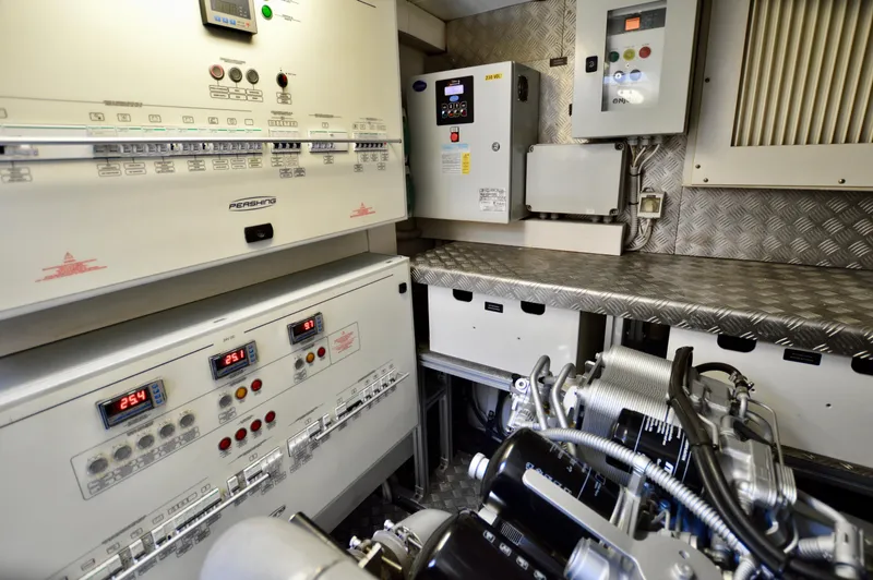 Ripple Yacht Photos Pics 