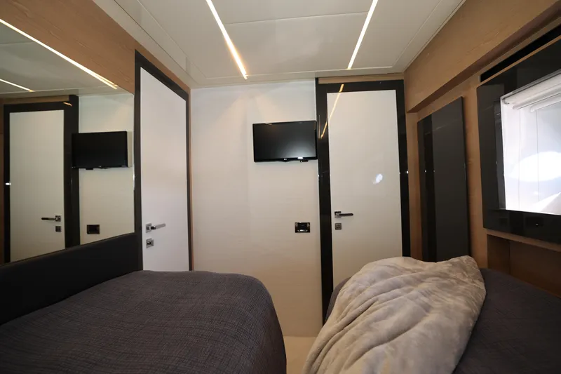 Ripple Yacht Photos Pics 