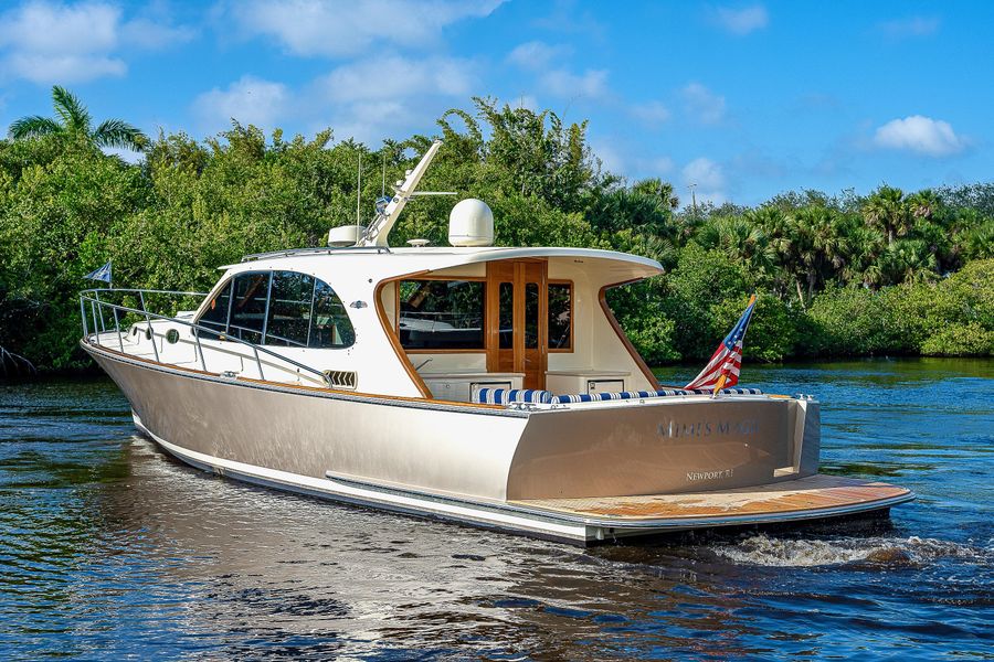 2017 Palm Beach Motor Yachts PB42