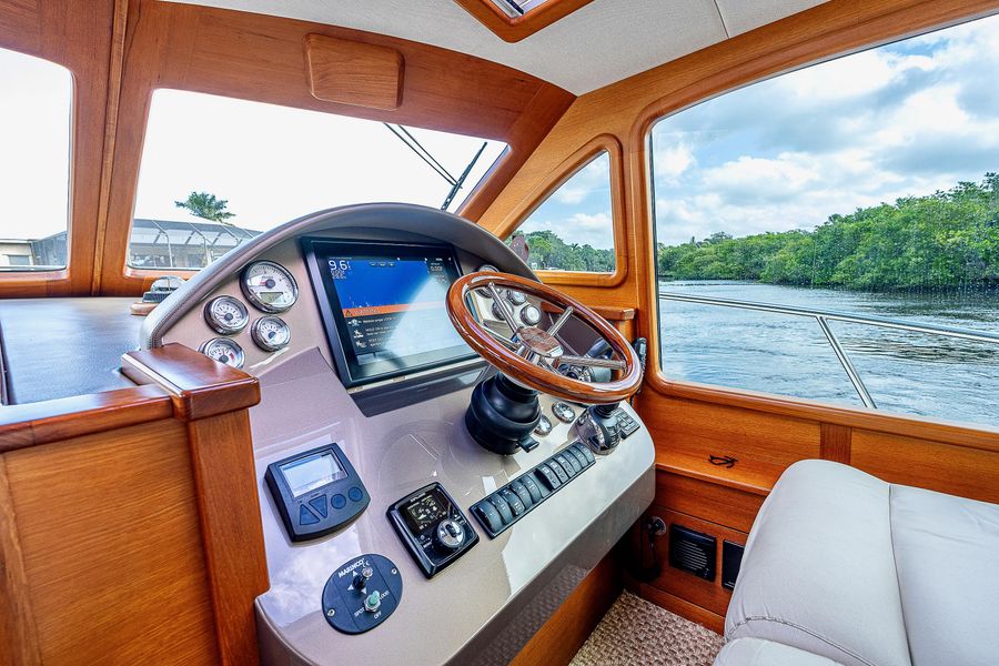 2017 Palm Beach Motor Yachts PB42