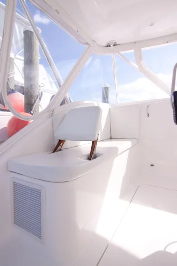 No Bones About It Yacht Photos Pics Out Island 38 No Bones About It-Seat