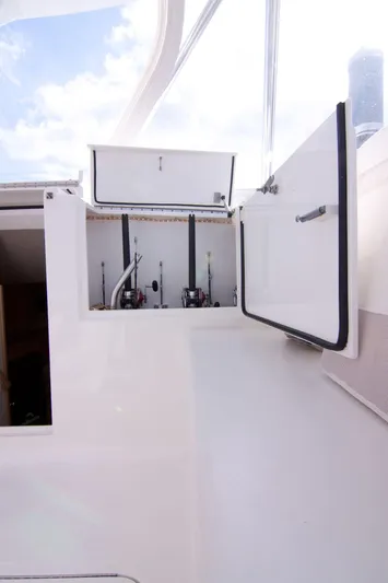 No Bones About It Yacht Photos Pics Out Island 38 No Bones About It-Storage