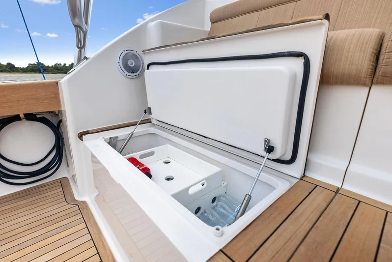 Rebel Yacht Photos Pics 