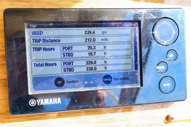 4850 Jg Yacht Photos Pics Yamaha display showing trip data for 2015 Grady White 335 Freedom boat.