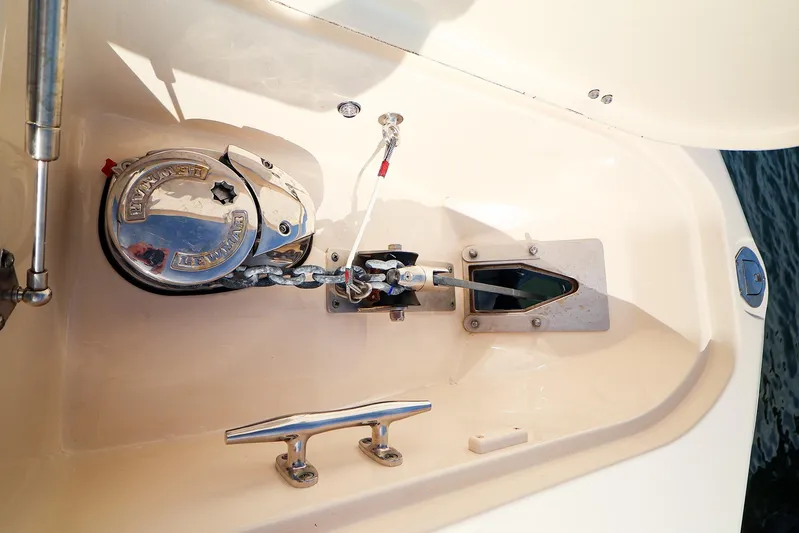 4850 Jg Yacht Photos Pics Anchor winch on 2015 Grady White 335 Freedom boat deck.