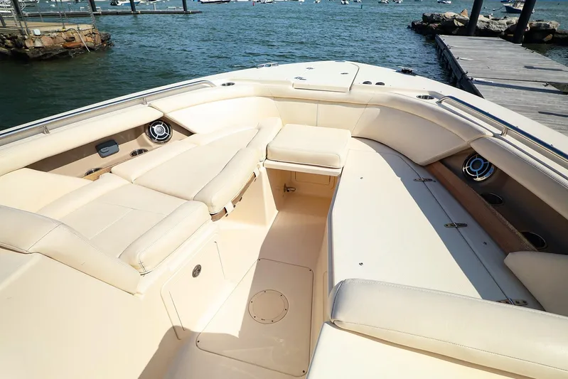 4850 Jg Yacht Photos Pics 2015 Grady White 335 Freedom boat interior with spacious seating and ocean view.