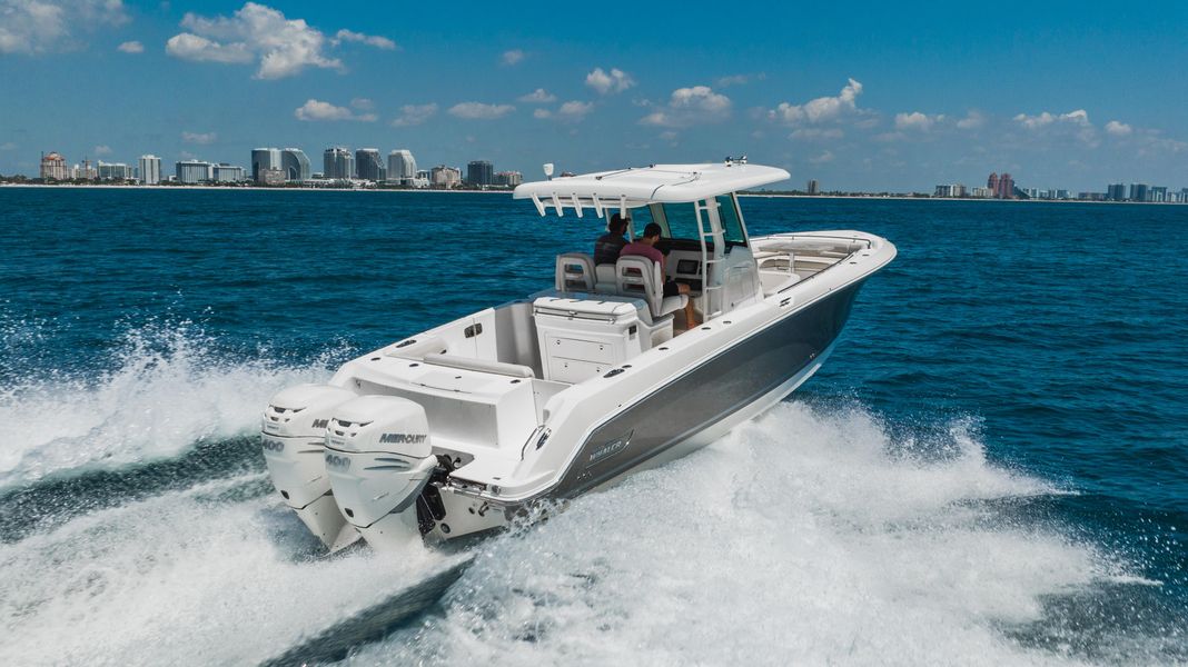 2021 Boston Whaler 330 Outrage