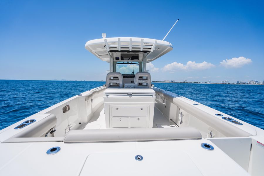 2021 Boston Whaler 330 Outrage