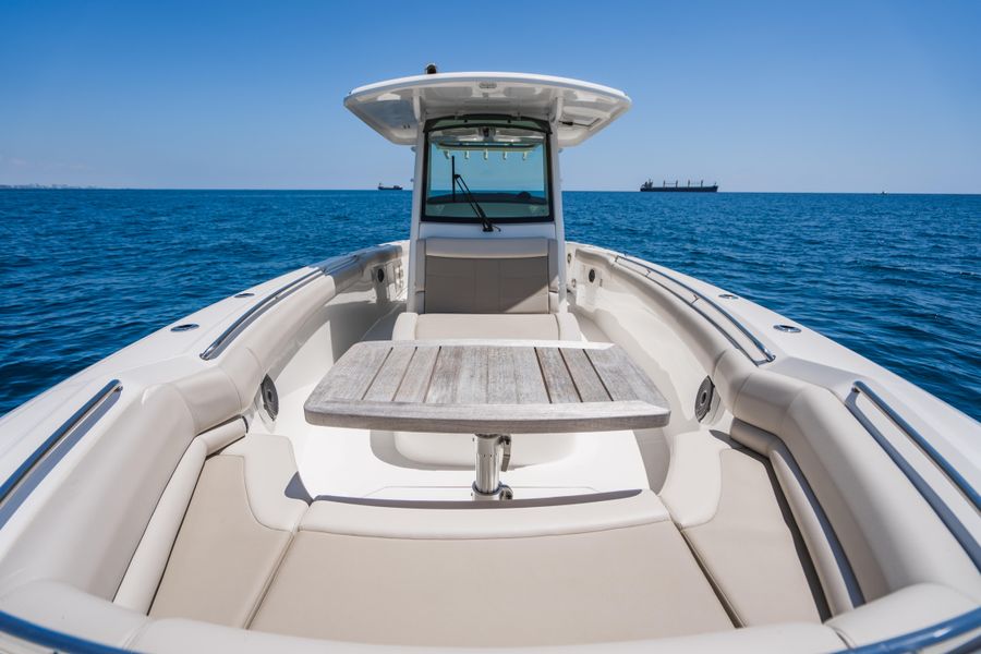 2021 Boston Whaler 330 Outrage