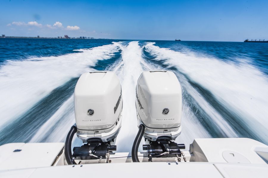 2021 Boston Whaler 330 Outrage