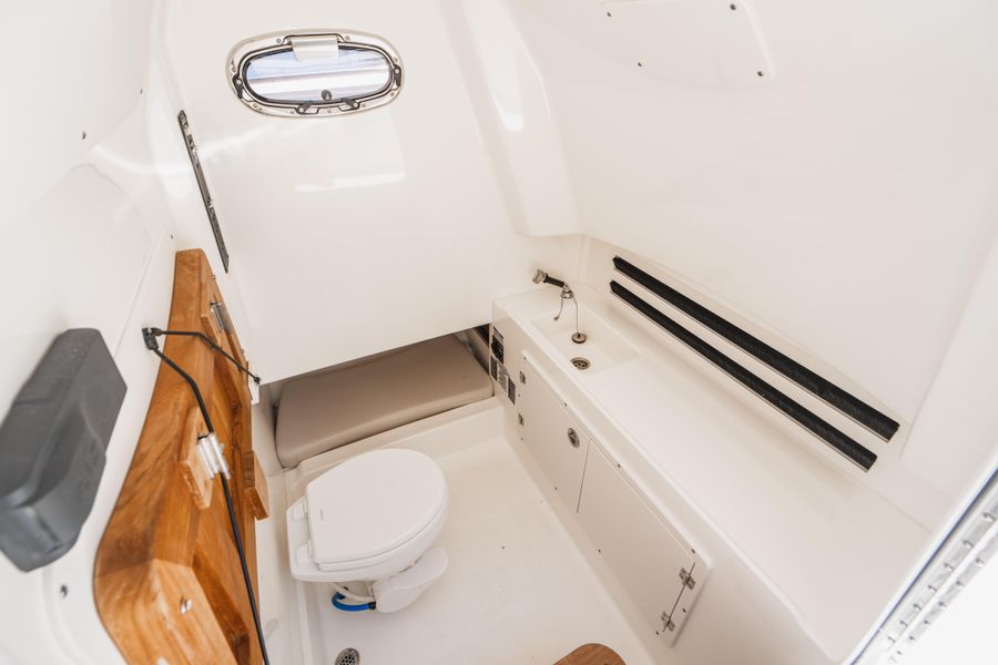 2021 Boston Whaler 330 Outrage