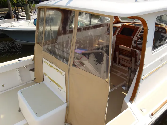 Gala Yacht Photos Pics 