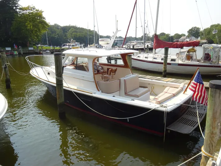 Gala Yacht Photos Pics 