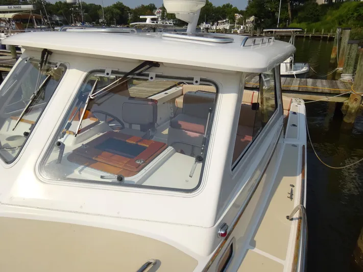 Gala Yacht Photos Pics 