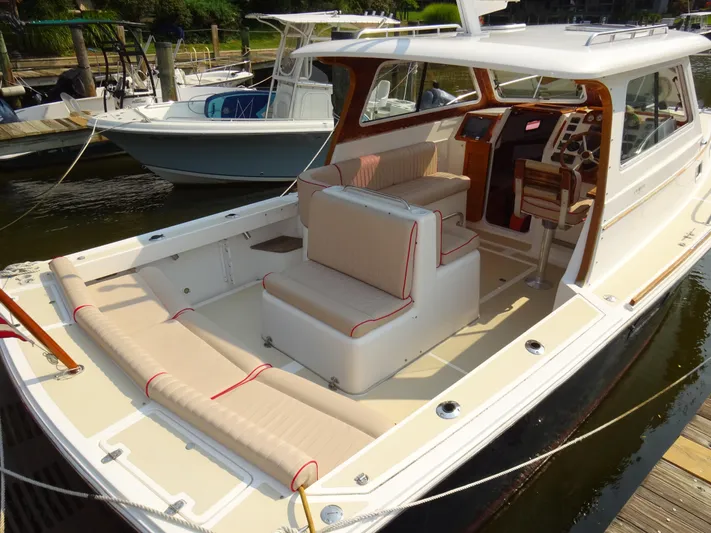 Gala Yacht Photos Pics 