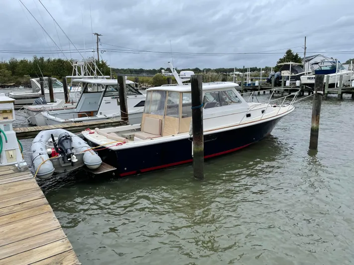 Gala Yacht Photos Pics 