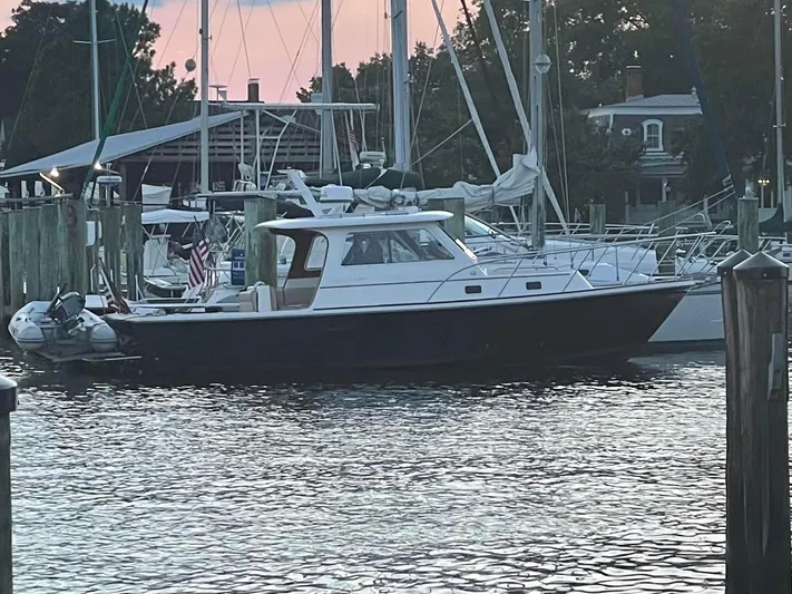 Gala Yacht Photos Pics 