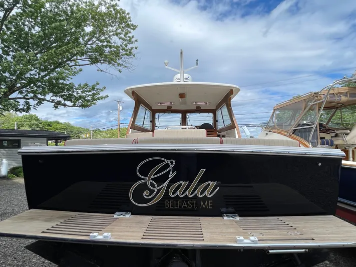 Gala Yacht Photos Pics 