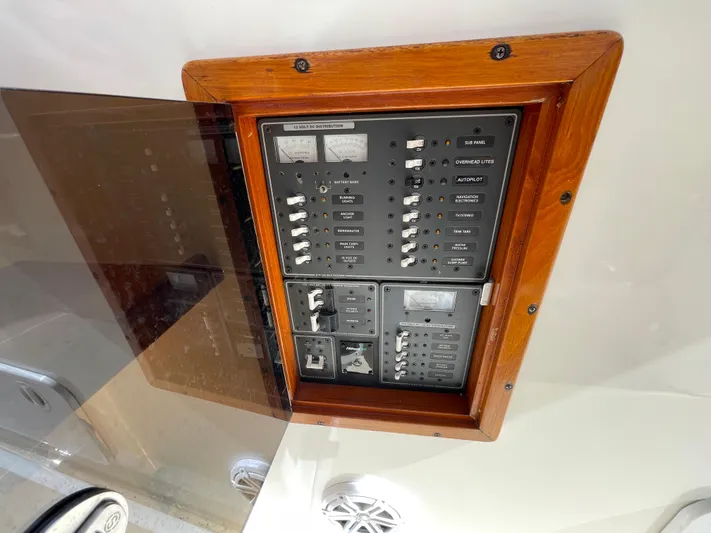 Gala Yacht Photos Pics 