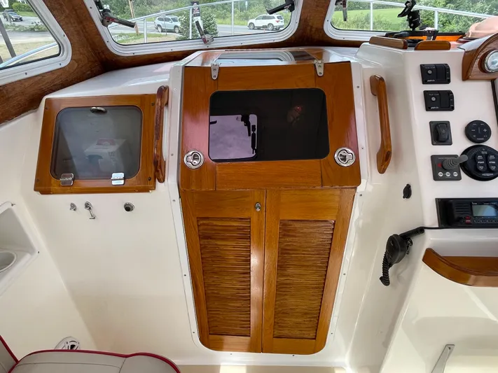 Gala Yacht Photos Pics 