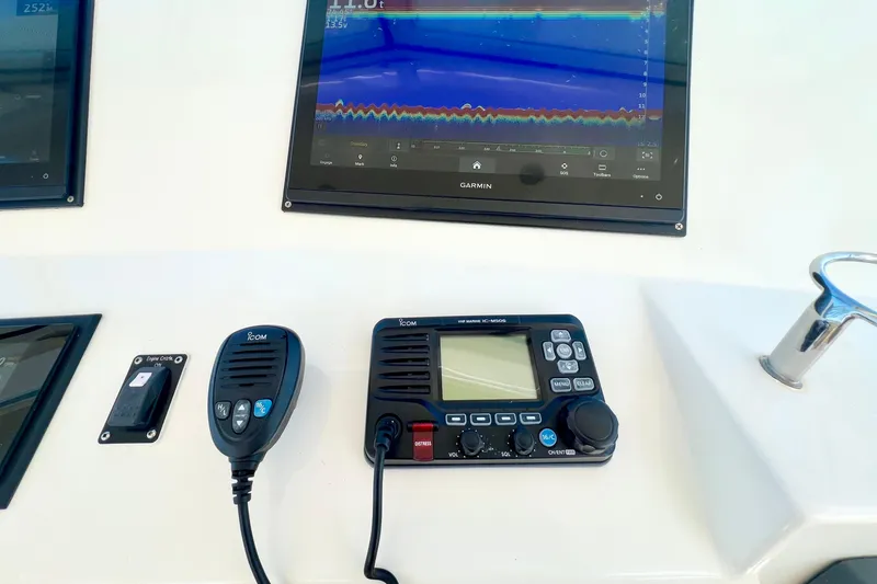 Yeah Buoy Yacht Photos Pics Control panel of a 2007 Albemarle 41 Express boat with Garmin and Icom equipment.
