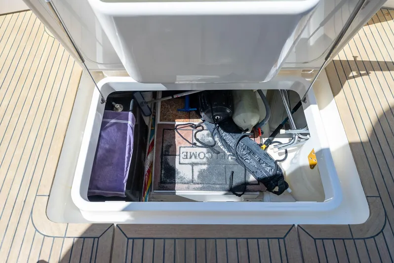 Tiamo Yacht Photos Pics 2008 Maritimo 48 Motor Yacht