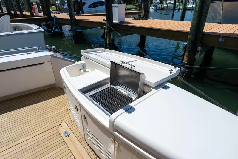 Tiamo Yacht Photos Pics 2008 Maritimo 48 Motor Yacht