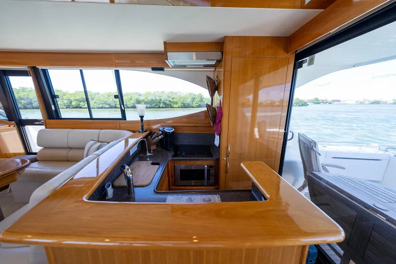 Tiamo Yacht Photos Pics 2008 Maritimo 48 Motor Yacht