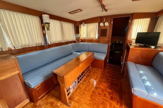 Joyfull Yacht Photos Pics 