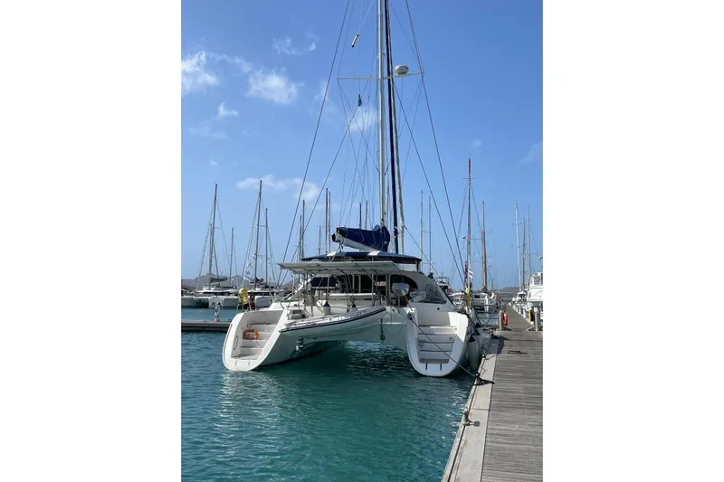Southern Pearl Yacht Photos Pics Catamaran Privilege 435 by Groupe Alliura Marine, 2001, docked in a marina under clear skies.