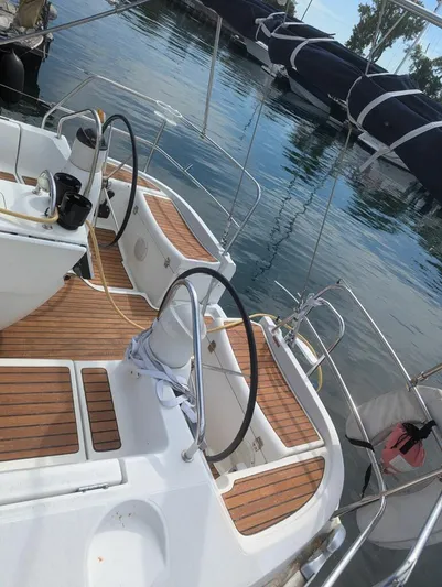 Le Bateau Yacht Photos Pics 