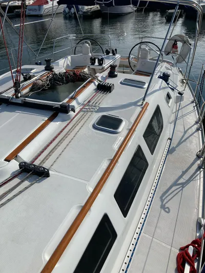 Le Bateau Yacht Photos Pics 