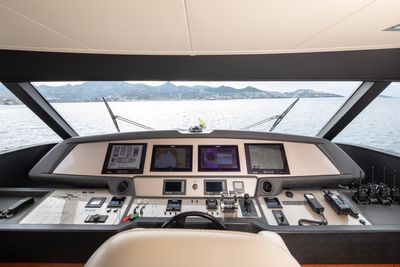 Yacht