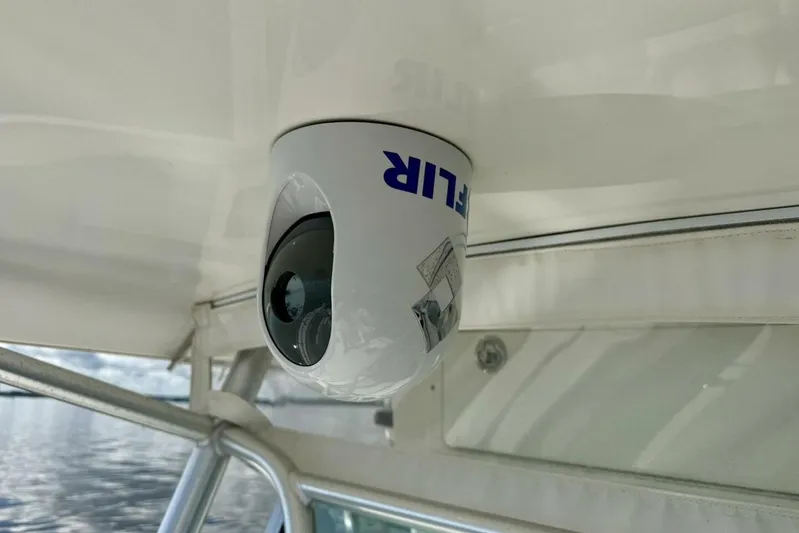 2006 Regulator 29fs Yacht Photos Pics FLIR camera installed on 2006 Regulator 29 Forward Seating boat ceiling.