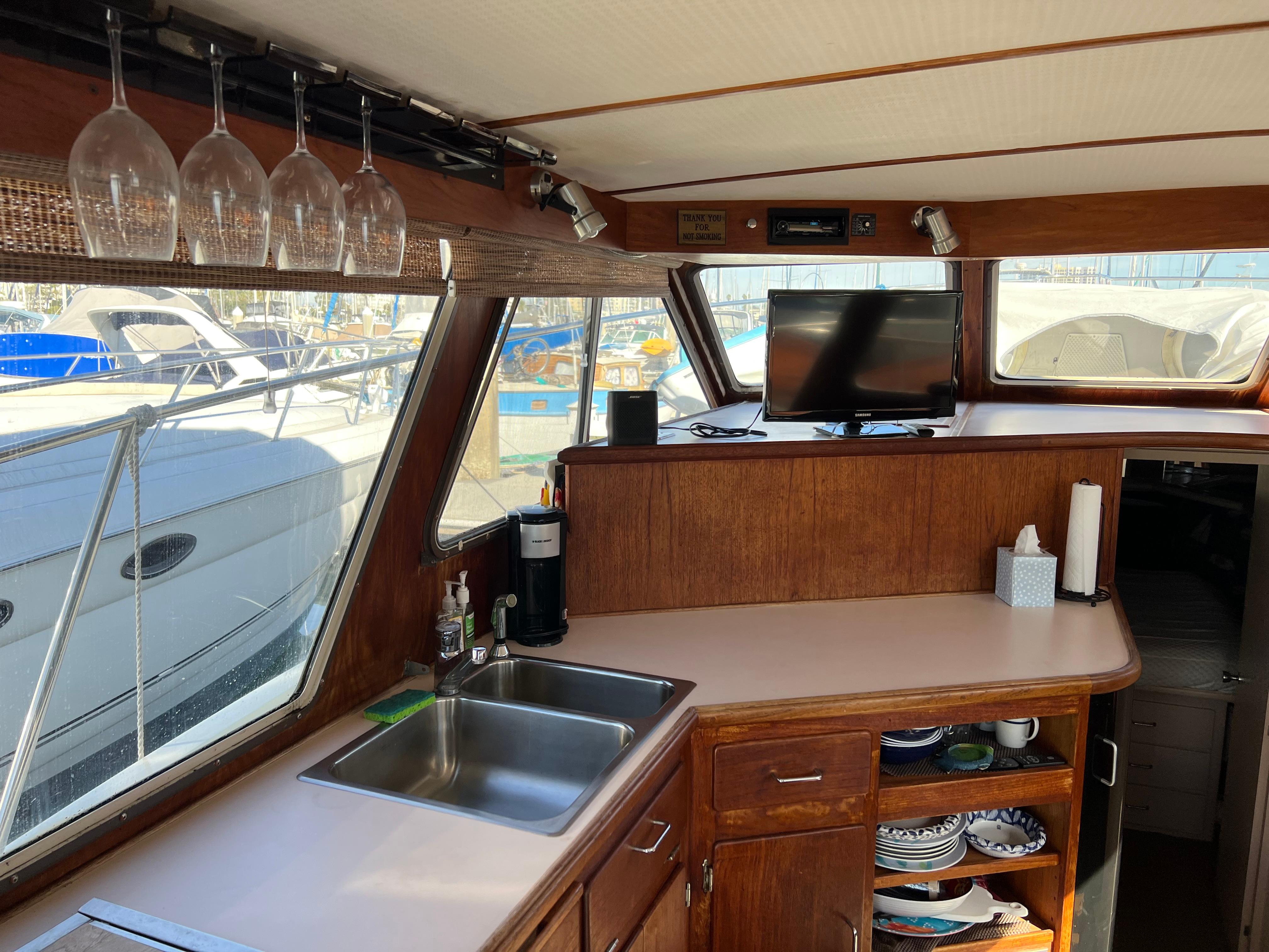 1989 Tollycraft Sport Sedan Sports Cruiser For Sale - Yachtworld