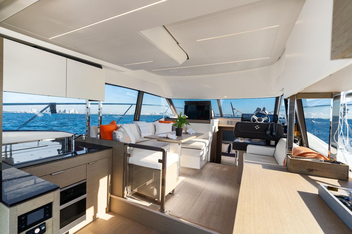 2020 Prestige 42 