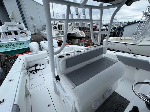  Yacht Photos Pics 2020 SeaHunter 39 Tournament boat interior with seating and rod holders.