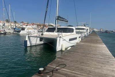 2022 Aventura 34