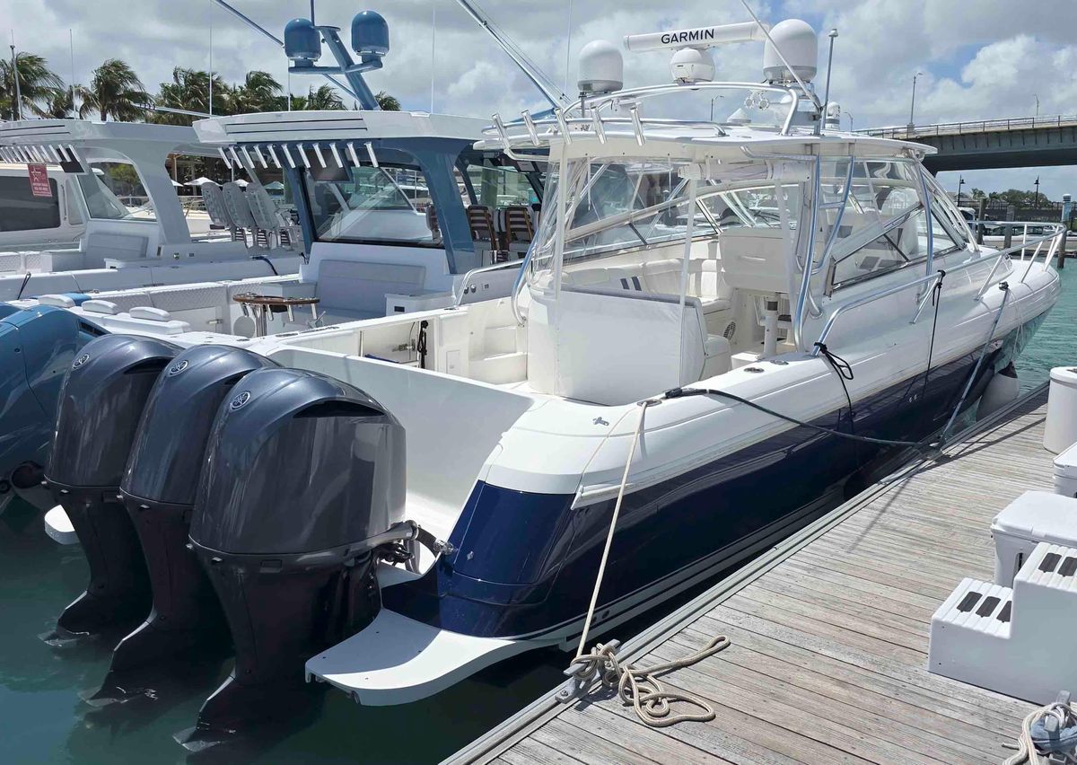 2008 Intrepid 43 